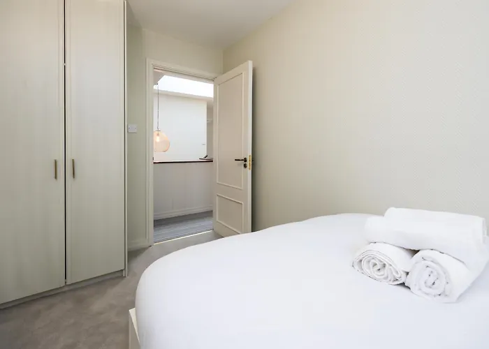 Spacious 3bed With Parking-near Harcourt Luas Stop アパート ダブリン