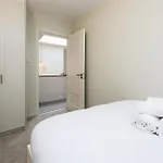 Spacious 3bed With Parking-near Harcourt Luas Stop Lejlighed Dublin