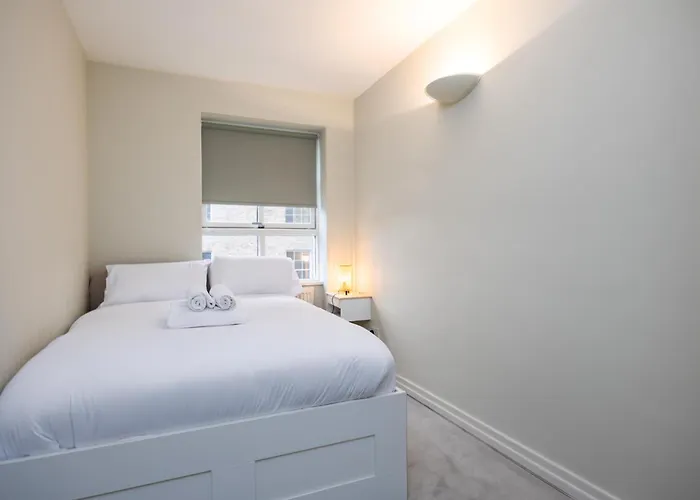 شقة Spacious 3bed With Parking-near Harcourt Luas Stop