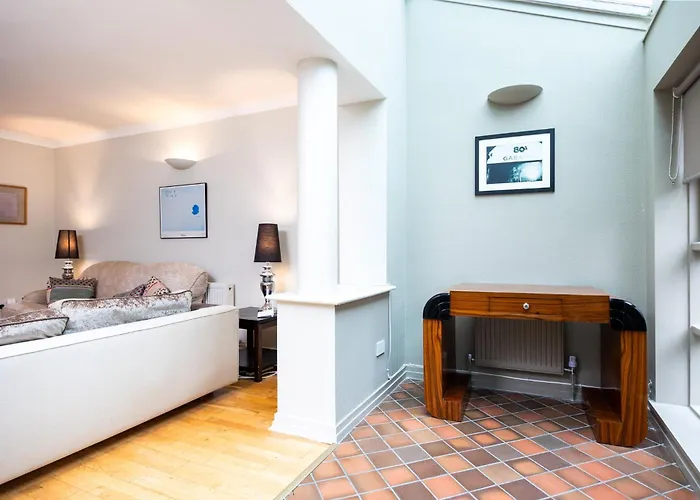 شقة Spacious 3bed With Parking-near Harcourt Luas Stop