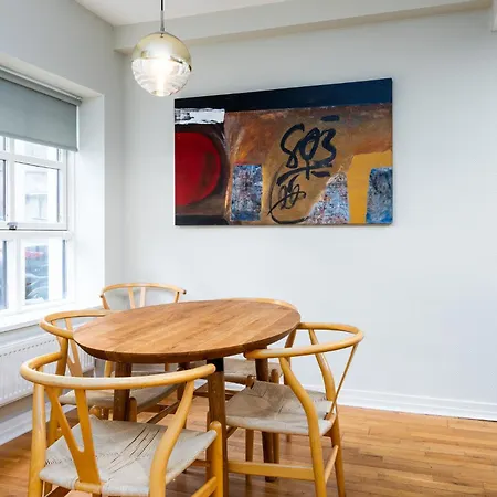 Spacious 3bed With Parking-near Harcourt Luas Stop